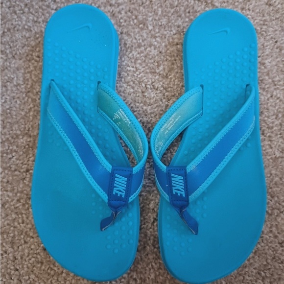 Nike Flipflops 8 - Picture 4 of 5